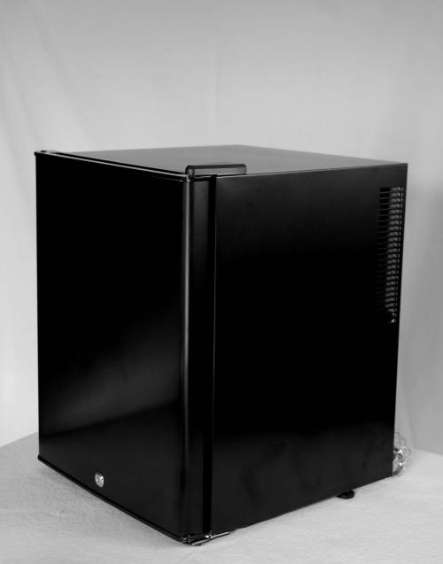 Bar Accessories Myndmeds 40 litre Under Counter Bar Fridge for sale