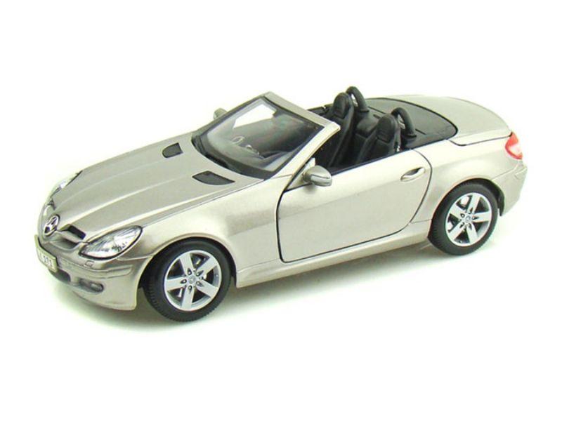 Models - Mercedes Benz SLK 1/18 die cast model was sold for R289.00 on ...