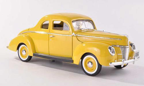 1940 Ford coupe die-cast #9