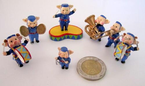 Doll House Miniatures - DELIGHTFUL!!! DELIGHTFUL!! A SET OF 7 LEAD PIGS ...