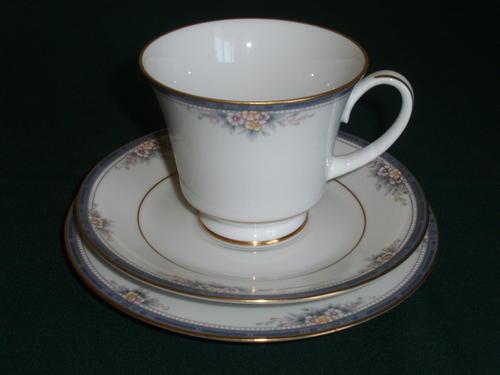 Oriental Porcelain - A DELICATE NORITAKE 