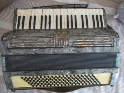 Accordions & Concertinas - VINTAGE - GERMAN HOHNER PIANO ACCORDION ...