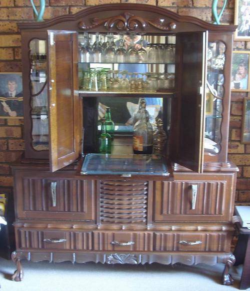 Stunning Ball & Claw 1.7m High Display / Liquor