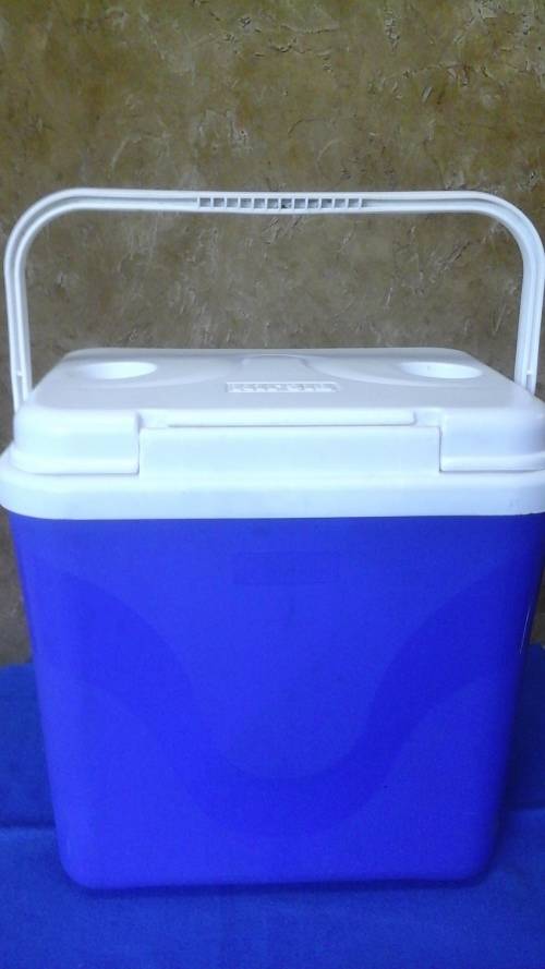 Coolers & Freezers TERRIFIC BIG JIM 25 LITRE COOLER BOX. FANTASTIC