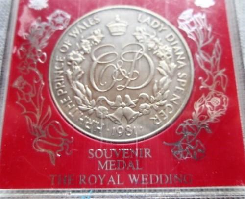 souvenir medal the royal wedding 1981image