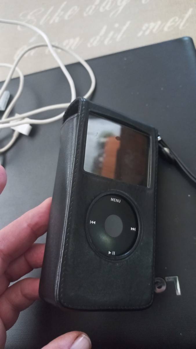 Apple iPod classic 160GB ブラック s-l400.jpg