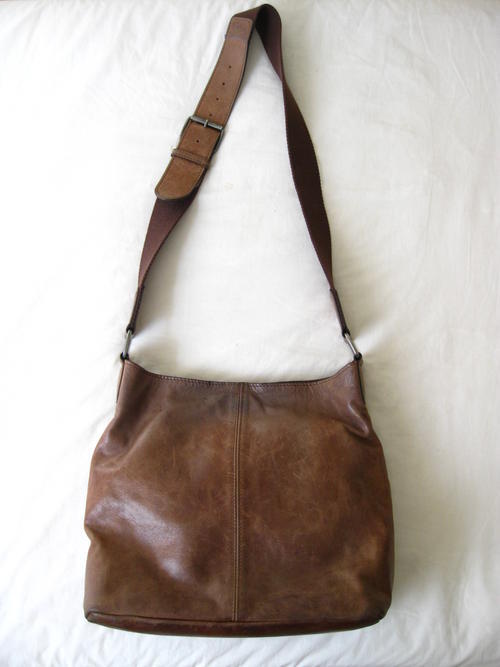 Handbags & Bags - GENUINE LEATHER BROWN WOOLWORTHS LARGE BUCKET TOTE ...