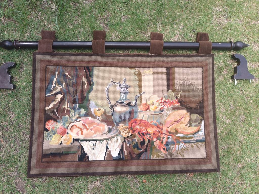 Tapestries & Embroideries VINTAGE Tapestry Wall Hanging with Extending Rail & Mounting