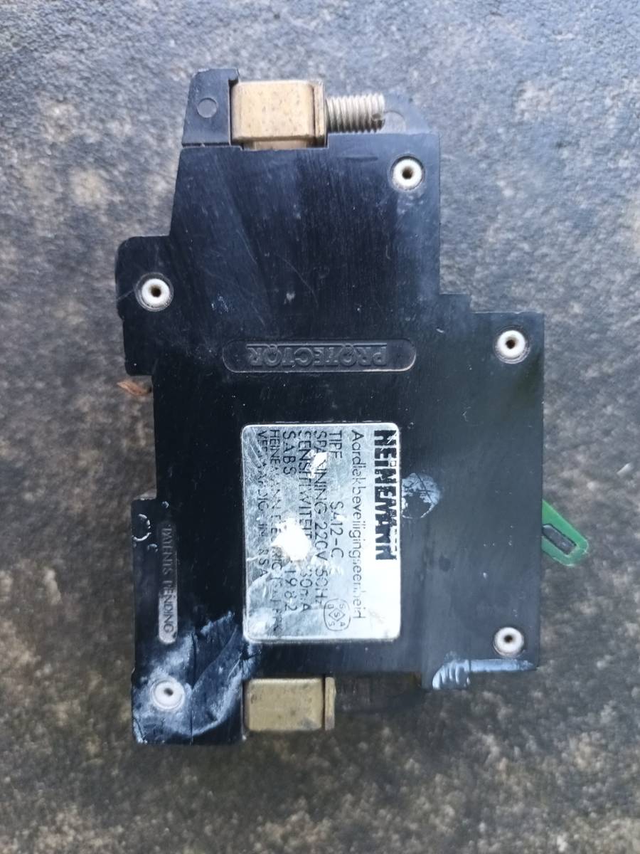 Circuit Breakers & Transformers HEiNEMANN Earth Leakage Circuit Breaker was sold for R71.00 on