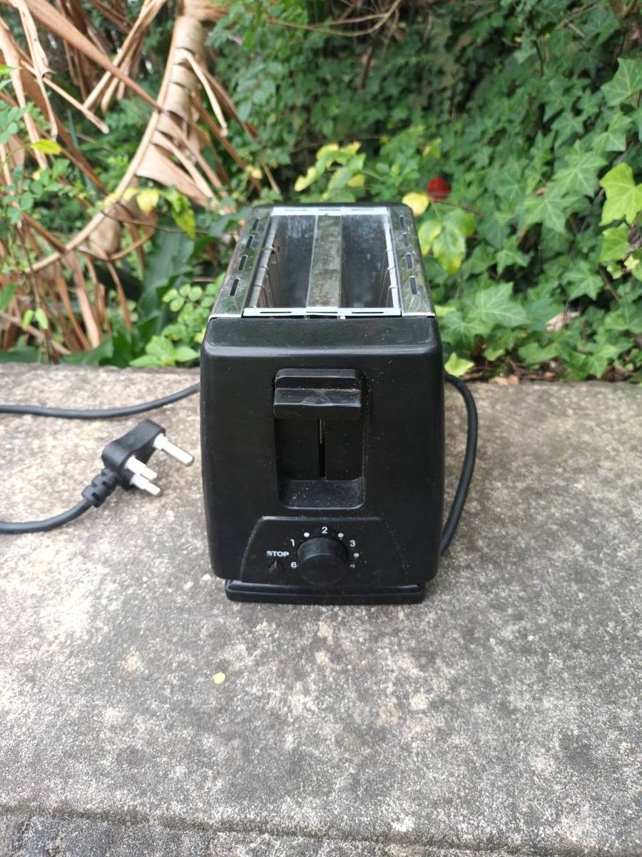 Toasters OTTIMO 2 Slice Toaster was sold for R61.00 on 24 Apr at 23