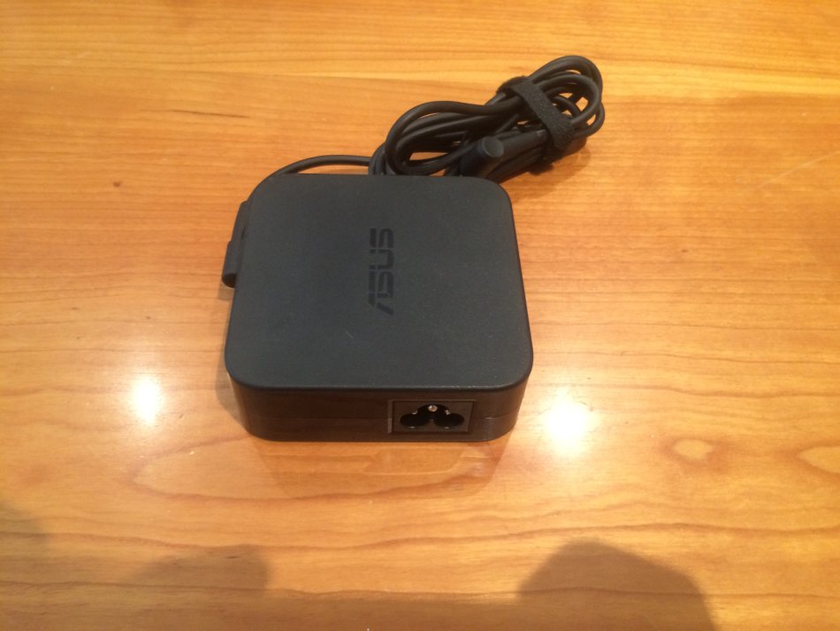 Asus Zenbook Adapter 90W
