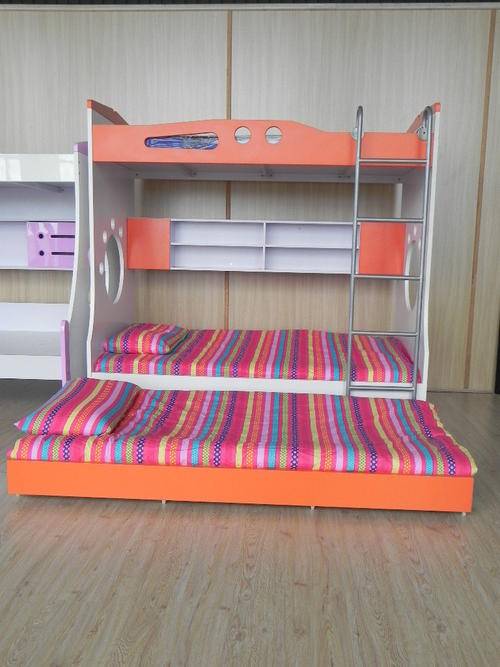 Beds Orange Triple Bunk Bed was sold for R2,750.00 on 31 Aug at 2103