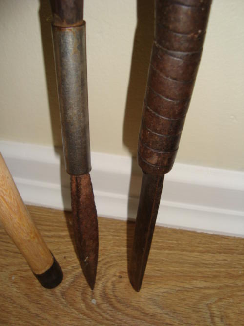Africana - vintage ZULU WEAPONS - 1 x knobkierie and 2 x assegai spears