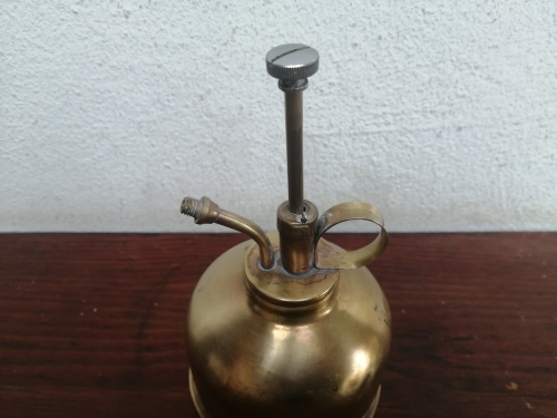 Brass - Lovely old brass oil can. for sale in Johannesburg (ID:618521403)