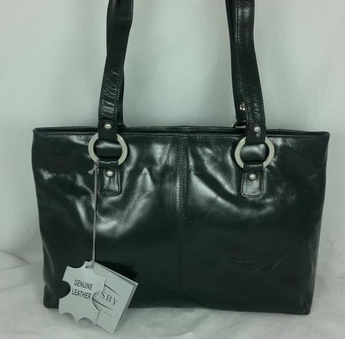 busby leather purse