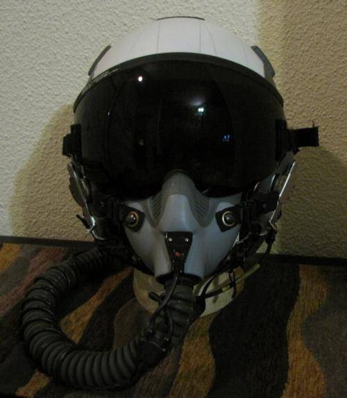 Headgear US Navy HGU55P Pilot Helmet + MBU12 Mask was sold for R3