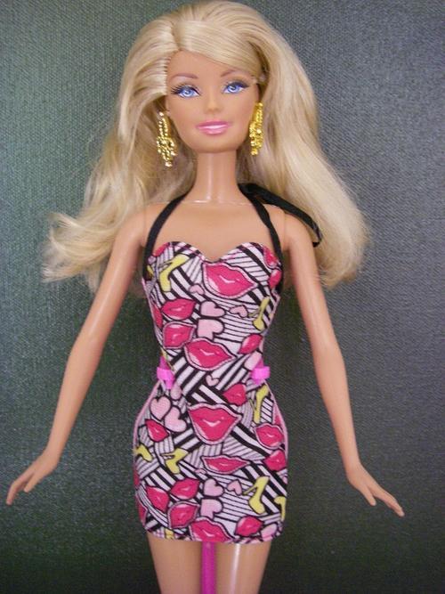 barbie doll summer clothes casual dress short colourful lips black straps pink red yellow