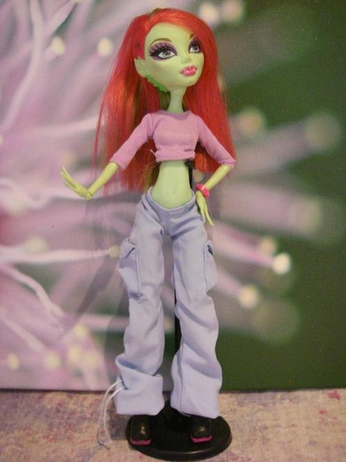 monster high funky casual day wear clothes blue baggy pants lilac purple tight top shirt