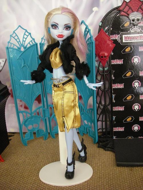 monster high casual clothes funky fiendish freakish day wear fluffy fur crop jacket coat