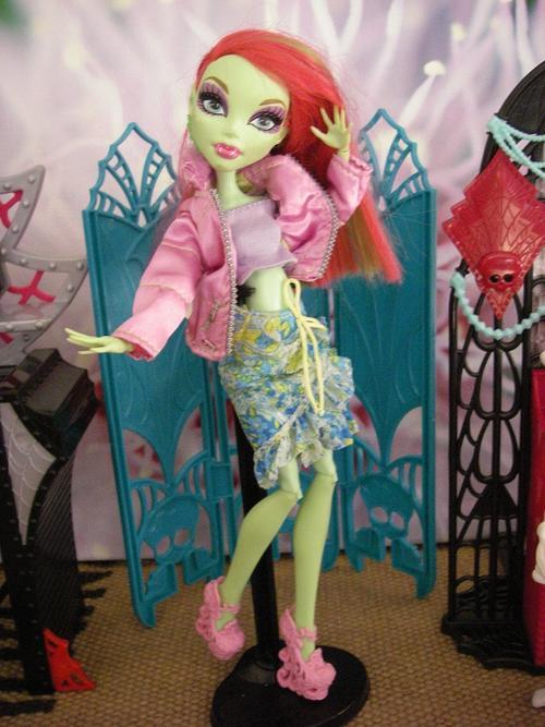 monster high casual day wear clothes summer spring frill skirt green blue lilac crop top t-shirt pink jacket satin