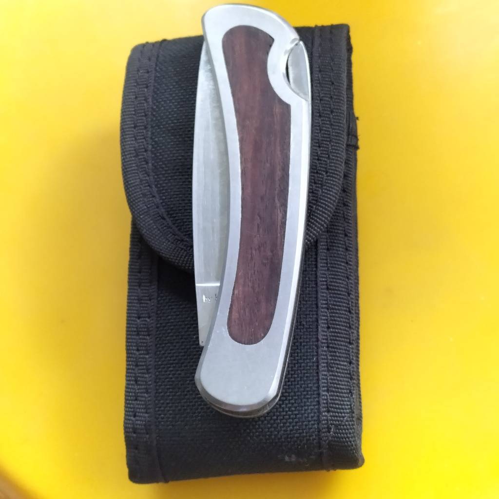 Knives & Daggers VINTAGE KERSHAW POCKET KNIFE. was sold for R660.00