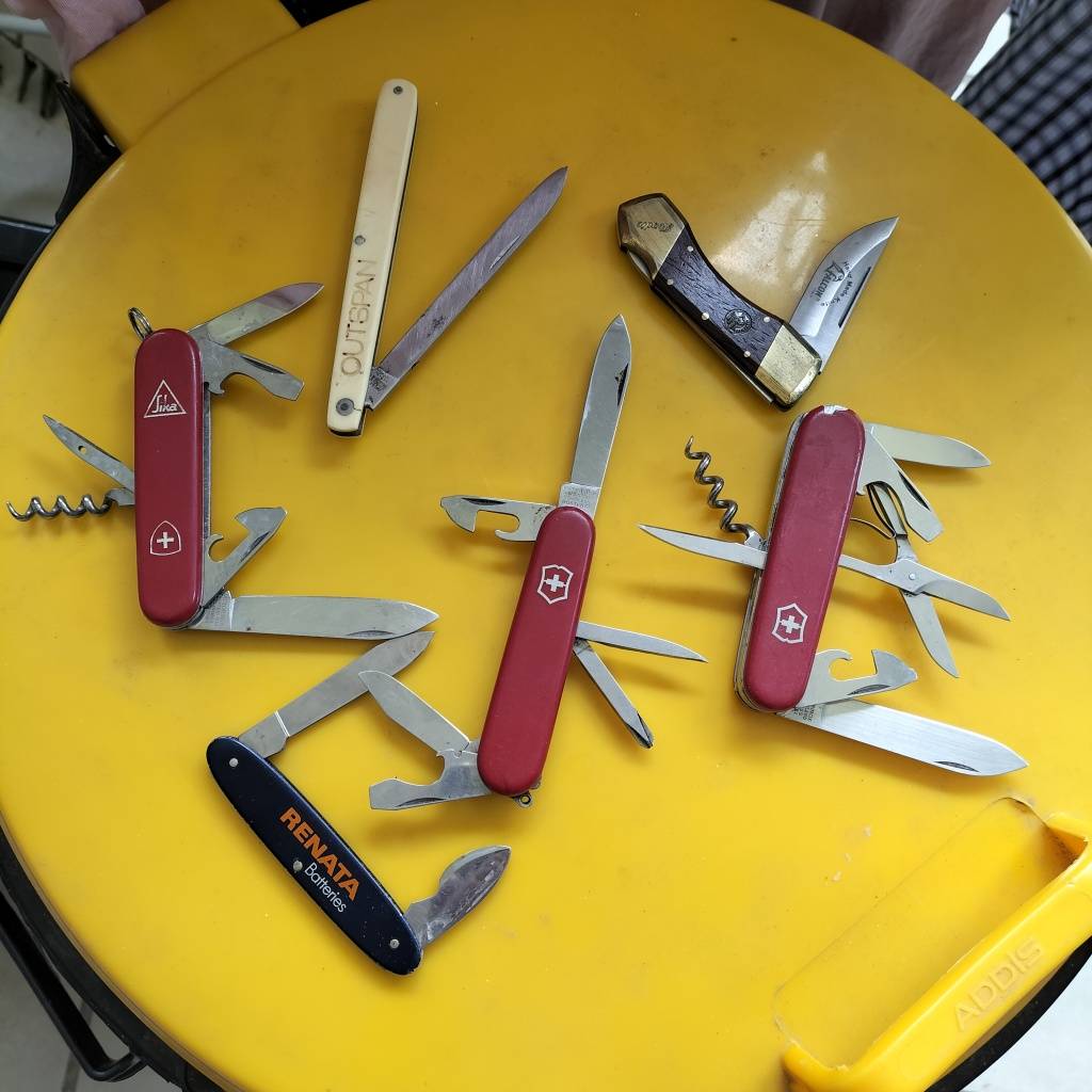 Knives & Daggers FALCON, ITALY, KNIFE AND 5 OTHER KNIVES. TOTAL OF