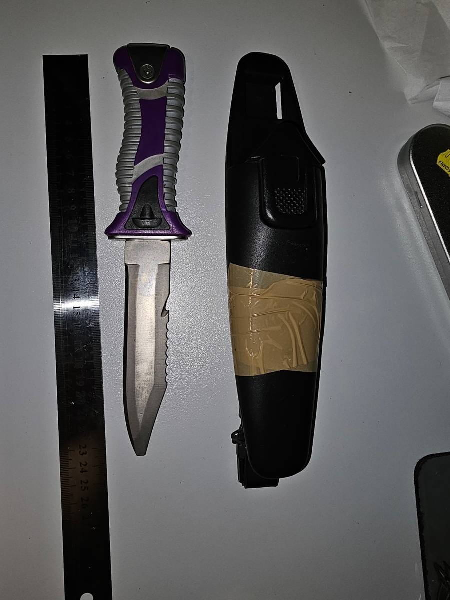 Other Hard Gear Diving knife was sold for R31.00 on 22 Nov at 2347