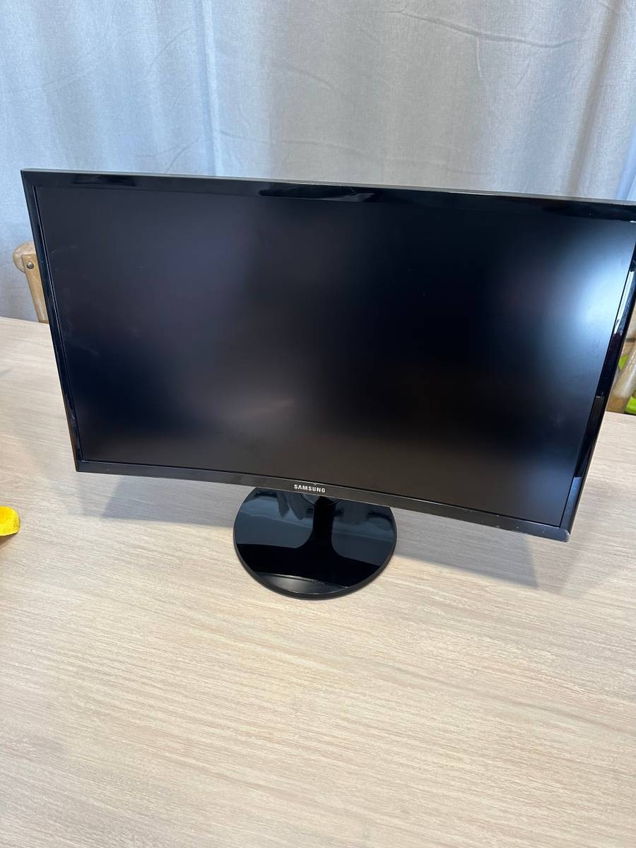 Monitors Samsung C24F390FH 24` FHD FreeSync 1800R Curved Monitor
