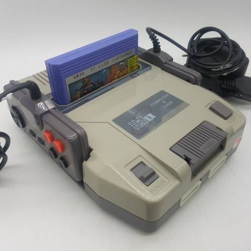 Consoles Original Vintage TV Cartridge Game Console and One Game was