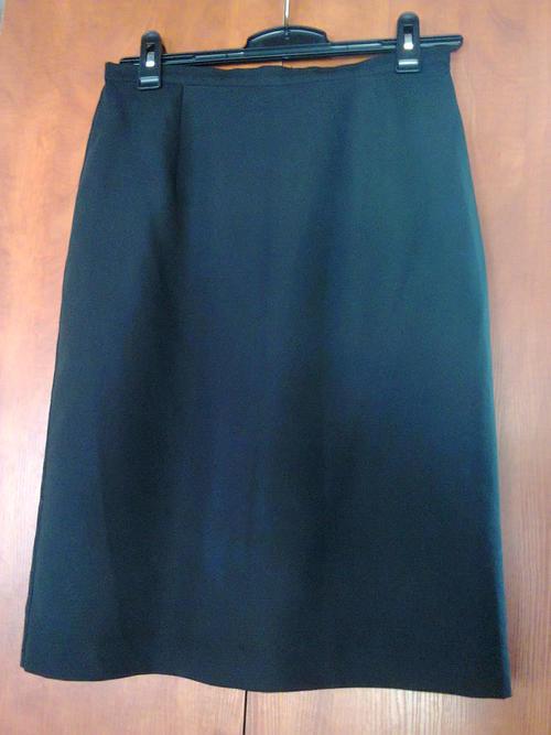 Skirts - BLACK PENCIL SKIRT WOOLWORTHS - 10 / 12 was sold for R35.00 on ...