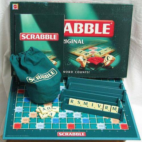 Word Games SCRABBLE Original Board Game (The box is scuffed but the