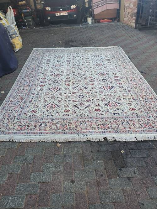 Rugs & Carpets Stunning large finely hand knotted Persian or Oriental (believe Islamabad
