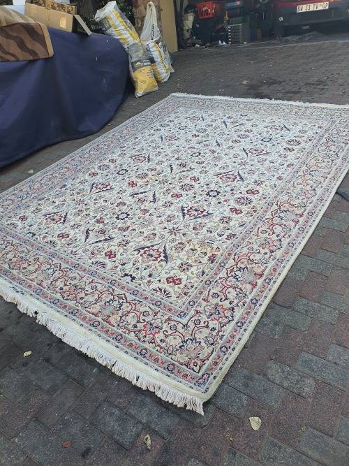 Rugs & Carpets Stunning large finely hand knotted Persian or Oriental