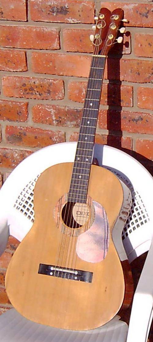 Guitar & Bass GUITAR DIXON BLACKBURN six string was sold for