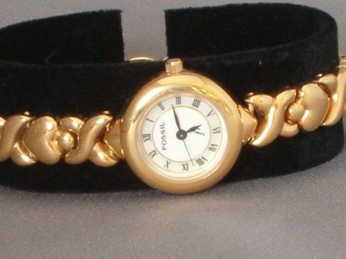 fossil watch with hearts