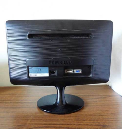 Monitors SAMSUNG MODEL B2030 STYLISH 20" INCH WIDE SCREEN LCD was