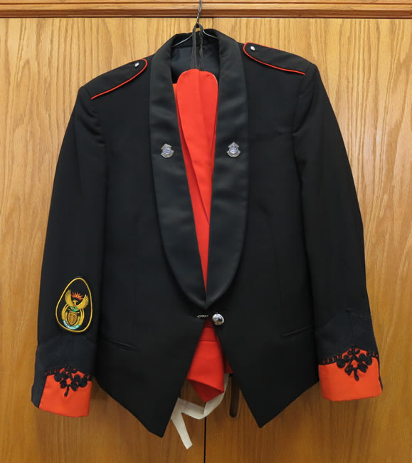 Uniforms - SANDF Mess Dress Uniform was sold for R310.00 on 29 Oct at ...
