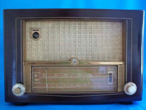 Appliances - SUPER RARE Philips 220V Model AF7800 Magnetophone Tube Radio -  50,5cm/34cm/23cm - WORKS PERFECTLY!!! was sold for  on 2 Feb at  19:16 by Grenhilda in Newcastle (ID:88686159)