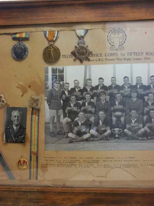Framed South African WWI & WW2 Collection Of Medals, Insignia & Photos (Mostly WWI) ~ FANTASTIC!!!