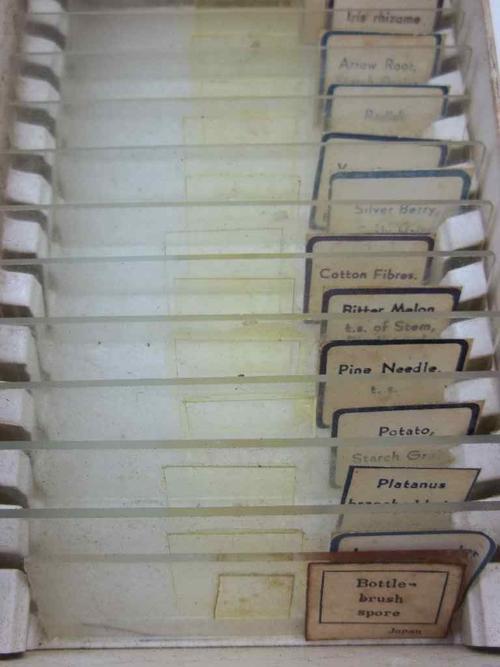 Vintage Intras Microscope + Original Wooden Box & Box Of Prepared Slides (Box Size 12cm/23cm/9,5cm)