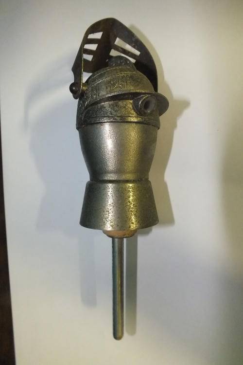 Decanters Vintage Armored Knight Helmet Liquor Wine Bottle Stopper