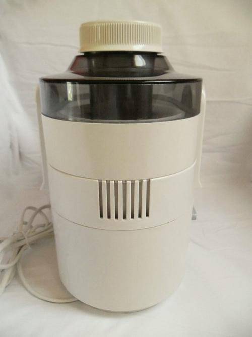 Juicers KENWOOD JE 500 CENTRIFUGAL JUICER, ALMOST NEW CONDITION! was