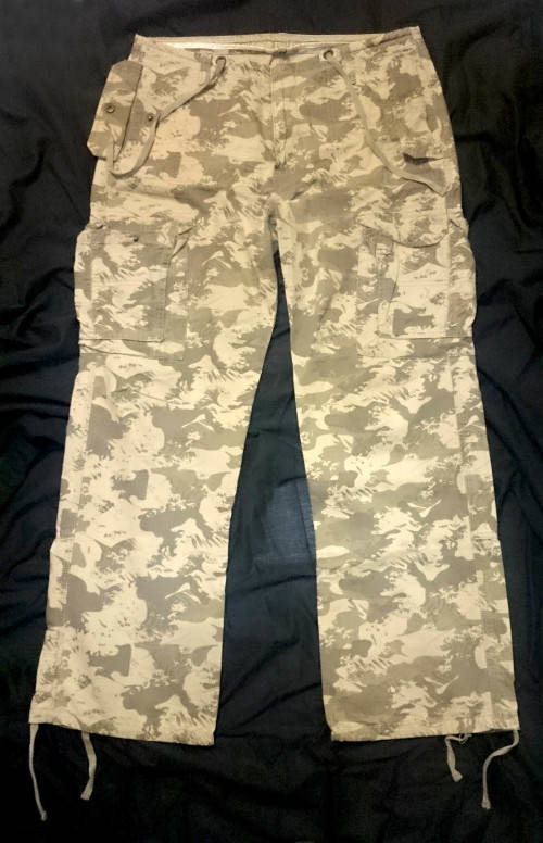Pants Relay Jeans Camo pants W34 was sold for R60.00 on 28 Sep at