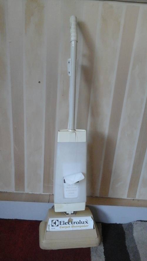 SIMPLY TERRIFIC VINTAGE ELECTROLUX 
