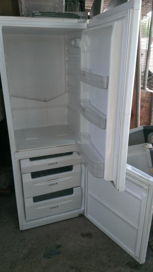 kic upright fridge