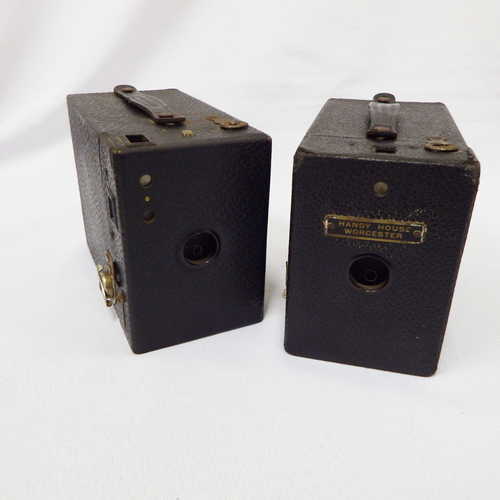 Lot of 2 Kodak Hawk-eye Mod. B.B and Mod. C.C - Made in Britain film cameras