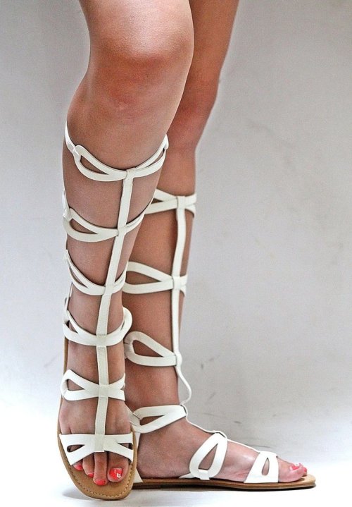 STRAPPY GLADIATOR SANDALS - OFF-WHITE