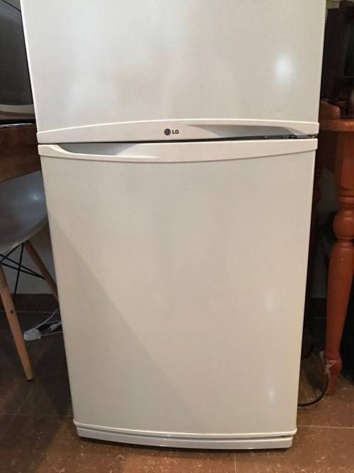 Fridges & Freezers LG Upright Fridge / Freezer was sold for R2,250.00