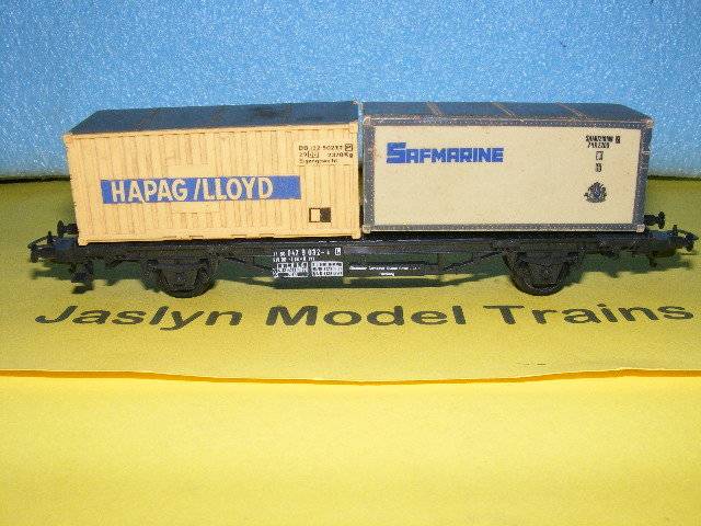 Rolling Stock - Lima HO Flatbed with containers. was 
