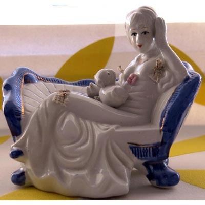 Reclining lady with cat figurine decor ceramic porceline lace chais lounge